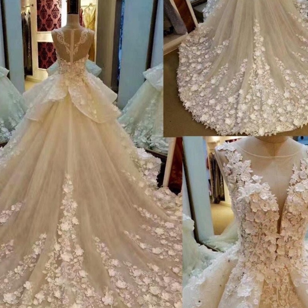 Wedding dress - size 4 - beautiful!
